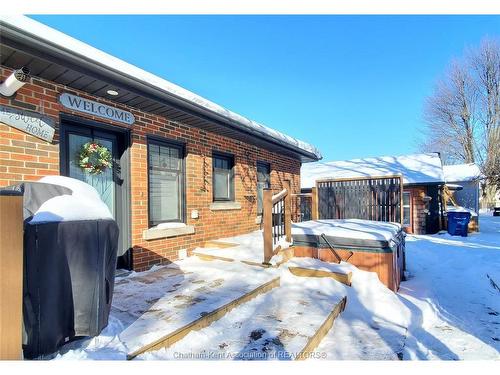 60 Lamila Street, Thamesville, ON 