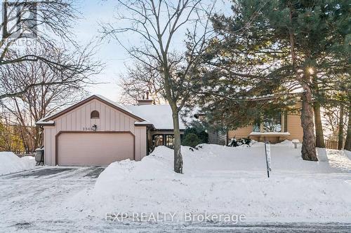 2565 CLAYMORE CRESCENT  Mississauga, ON L5C 3A2
