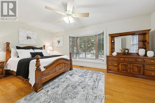 2565 Claymore Crescent, Mississauga, ON - Indoor Photo Showing Bedroom