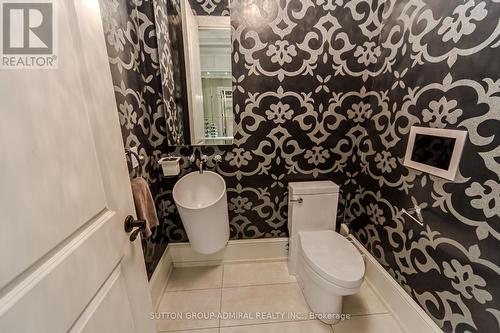 16 Bluff Trail, King, ON - Indoor Photo Showing Bathroom