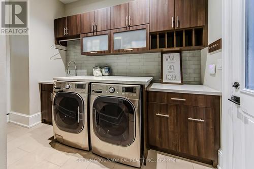 16 Bluff Trail, King, ON - Indoor Photo Showing Laundry Room