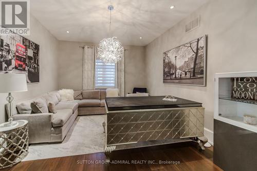 16 Bluff Trail, King, ON - Indoor