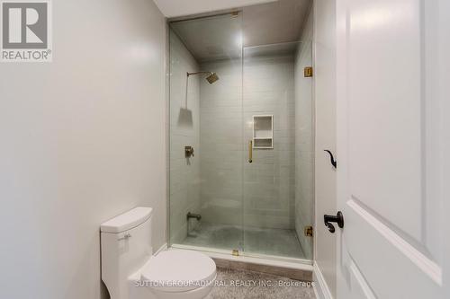 16 Bluff Trail, King, ON - Indoor Photo Showing Bathroom