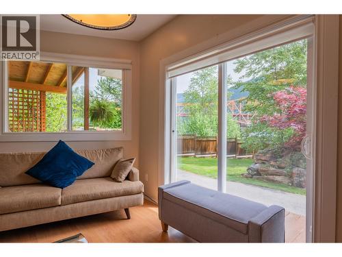 606 Jorgensen Road, Nelson, BC - Indoor Photo Showing Living Room