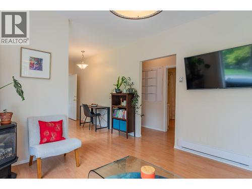 606 Jorgensen Road, Nelson, BC - Indoor Photo Showing Living Room With Fireplace