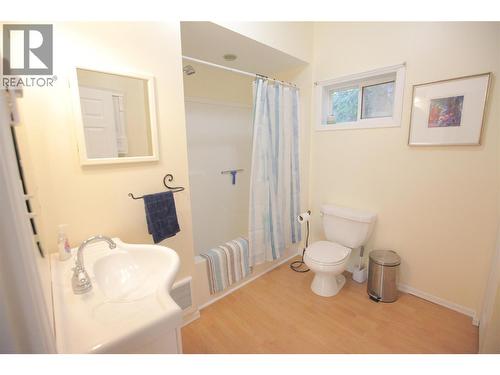 606 Jorgensen Road, Nelson, BC - Indoor Photo Showing Bathroom