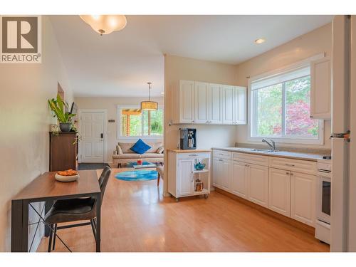 606 Jorgensen Road, Nelson, BC - Indoor Photo Showing Kitchen
