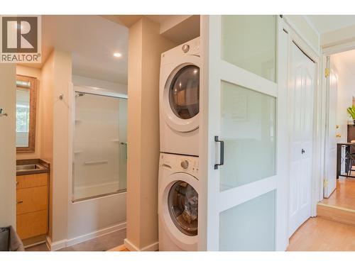 606 Jorgensen Road, Nelson, BC - Indoor Photo Showing Laundry Room