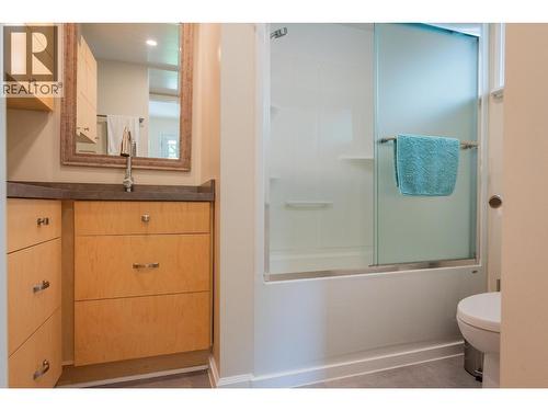 606 Jorgensen Road, Nelson, BC - Indoor Photo Showing Bathroom