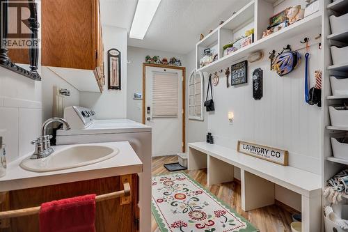 607 9 Street Se, High River, AB - Indoor Photo Showing Laundry Room
