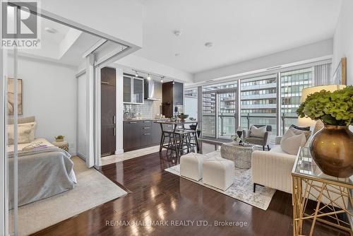 2301 - 14 YORK STREET  Toronto, ON M5J 0B1