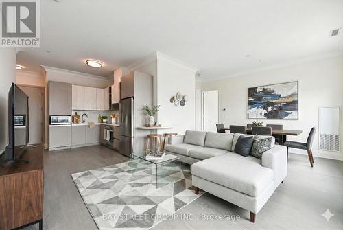 Ph06 - 398 Highway 7 Road E, Richmond Hill, ON - Indoor Photo Showing Living Room