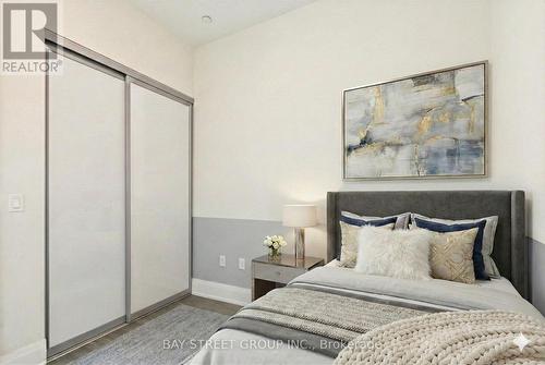 Ph06 - 398 Highway 7 Road E, Richmond Hill, ON - Indoor Photo Showing Bedroom