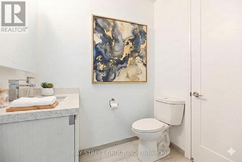 Ph06 - 398 Highway 7 Road E, Richmond Hill, ON - Indoor Photo Showing Bathroom