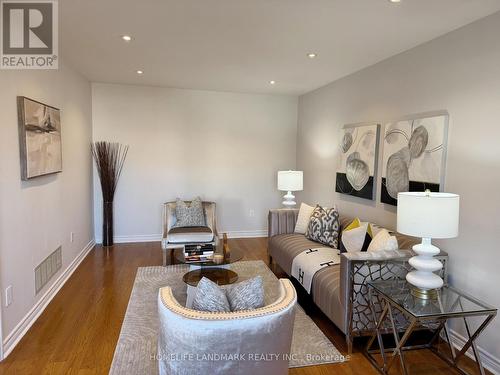 5159 Sunray Drive, Mississauga, ON - Indoor Photo Showing Living Room