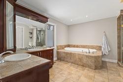 Salle de bains attenante à la CCP - 