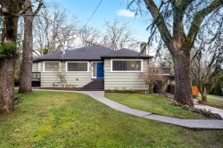 3511 Salsbury Way  Saanich, BC V8P 3K7