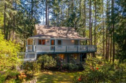2705 Galley Cres  Pender Island, BC V0N 2M2