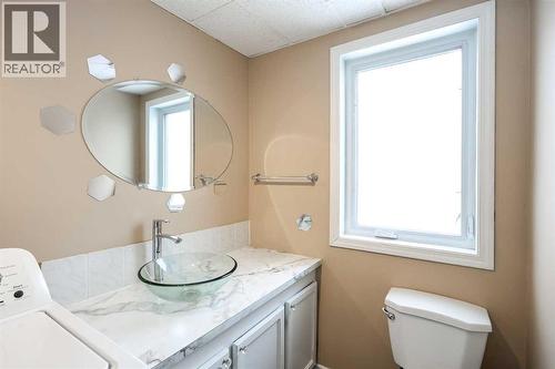 70 Mclevin Crescent, Red Deer, AB - Indoor Photo Showing Bathroom