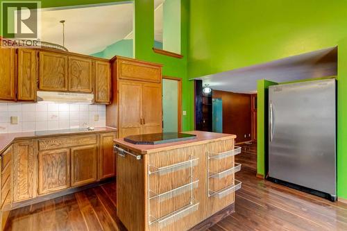 184 Riverbend Drive Se, Calgary, AB - Indoor Photo Showing Kitchen
