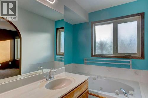 184 Riverbend Drive Se, Calgary, AB - Indoor Photo Showing Bathroom