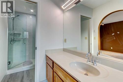 184 Riverbend Drive Se, Calgary, AB - Indoor Photo Showing Bathroom