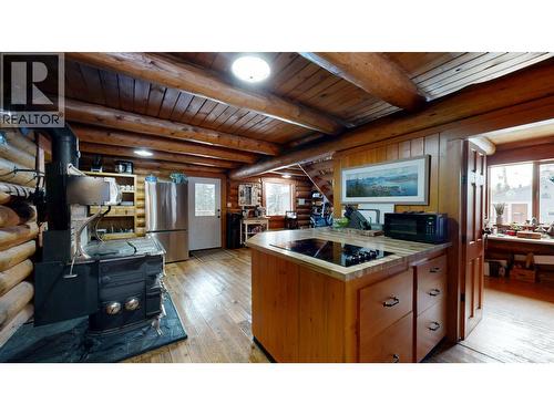 7671 Rutherford Road, Bridge Lake, BC - Indoor