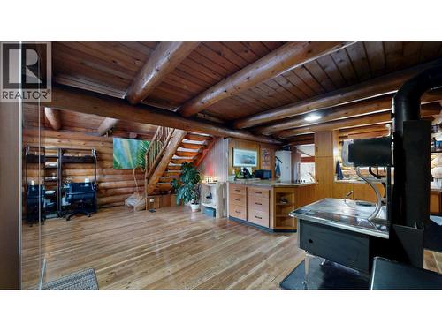 7671 Rutherford Road, Bridge Lake, BC - Indoor