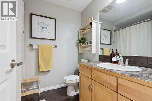 996 Windsong Drive Sw, Airdrie, AB - Indoor Photo Showing Bathroom