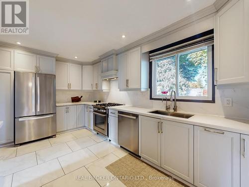 15 Jasmine Crescent, Whitchurch-Stouffville, ON - Indoor Photo Showing Kitchen With Stainless Steel Kitchen