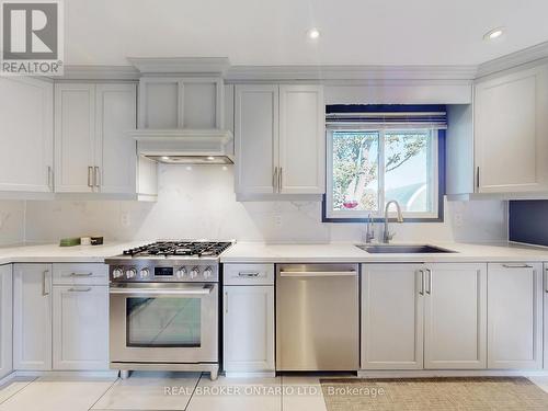 15 Jasmine Crescent, Whitchurch-Stouffville, ON - Indoor Photo Showing Kitchen With Stainless Steel Kitchen With Upgraded Kitchen