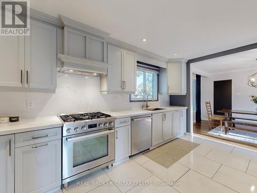 15 Jasmine Crescent, Whitchurch-Stouffville, ON - Indoor Photo Showing Kitchen With Stainless Steel Kitchen With Upgraded Kitchen