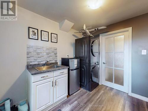 15 Jasmine Crescent, Whitchurch-Stouffville, ON - Indoor Photo Showing Laundry Room