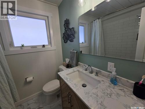 211 Allen Drive, Swift Current, SK - Indoor Photo Showing Bathroom