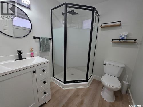 211 Allen Drive, Swift Current, SK - Indoor Photo Showing Bathroom