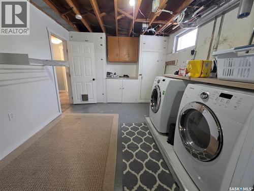 211 Allen Drive, Swift Current, SK - Indoor Photo Showing Laundry Room