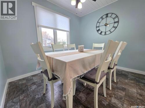 211 Allen Drive, Swift Current, SK - Indoor Photo Showing Dining Room