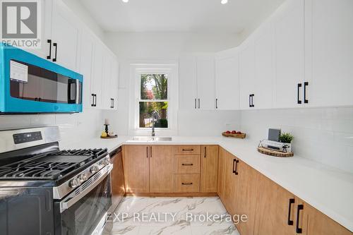 28 Springbank Drive, London South (South E), ON - Indoor Photo Showing Kitchen