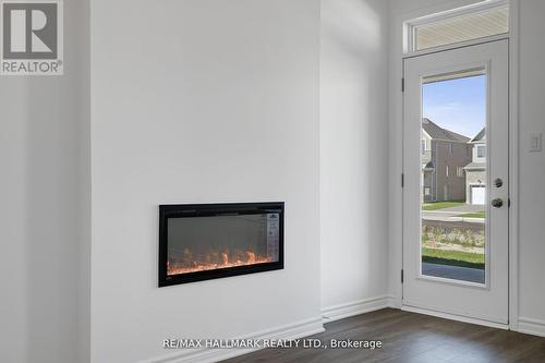 700 Sargeant Place, Innisfil, ON - Indoor With Fireplace
