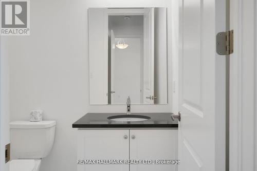 700 Sargeant Place, Innisfil, ON - Indoor Photo Showing Bathroom