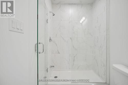 700 Sargeant Place, Innisfil, ON - Indoor Photo Showing Bathroom