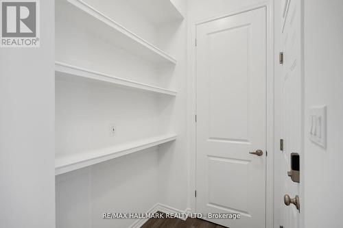 700 Sargeant Place, Innisfil, ON - Indoor