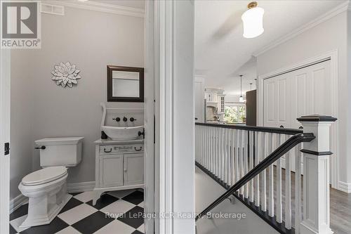 7572 Sideroad 3 E, Wellington North, ON - Indoor Photo Showing Bathroom