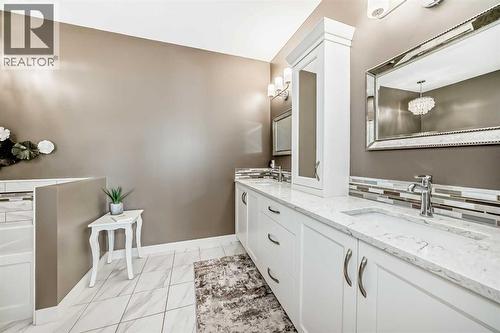 3 - 255049 Township Rd 432, Rural Ponoka County, AB - Indoor Photo Showing Bathroom
