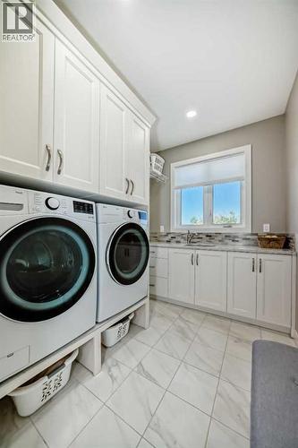3 - 255049 Township Rd 432, Rural Ponoka County, AB - Indoor Photo Showing Laundry Room