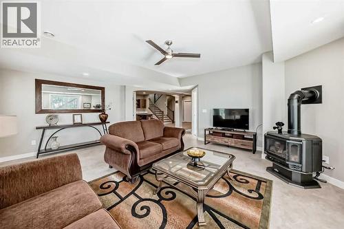 3 - 255049 Township Rd 432, Rural Ponoka County, AB - Indoor Photo Showing Living Room