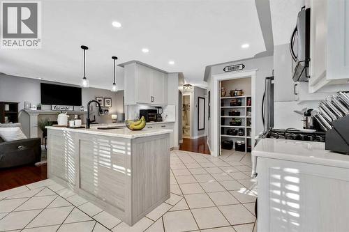 Kitchen - 7 Mountain Park Circle Se, Calgary, AB - Indoor Photo Showing Kitchen