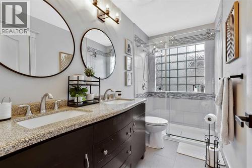 Upper main bath - 7 Mountain Park Circle Se, Calgary, AB - Indoor Photo Showing Bathroom