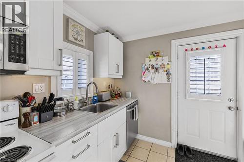 410 Cope Street, Hamilton, ON - Indoor Photo Showing Kitchen