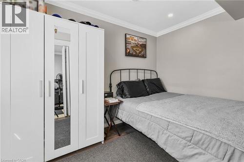 410 Cope Street, Hamilton, ON - Indoor Photo Showing Bedroom